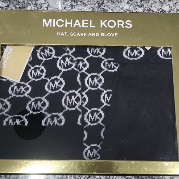 Michael Kors MK Logo Hat Scarf & Gloves Gift Set Black NWT in Box - Picture 4 of 8